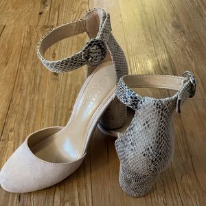 Lauren Conrad closed toe heels